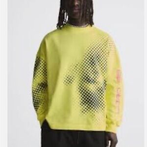 ZaraMen's Crewneck Sweater in Yellow with Black Graphic